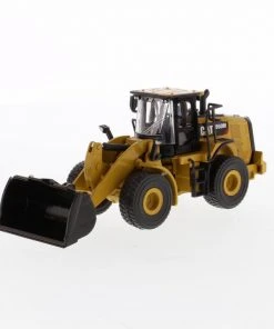 Diecast Masters 1:64 CAT Small Die-Cast - Wheel Loader Toys